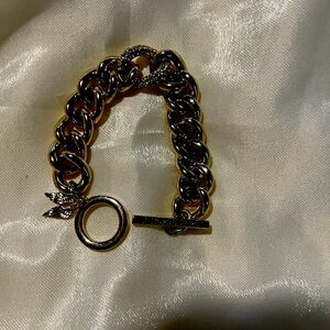 Victoria’s Secret link bracelet